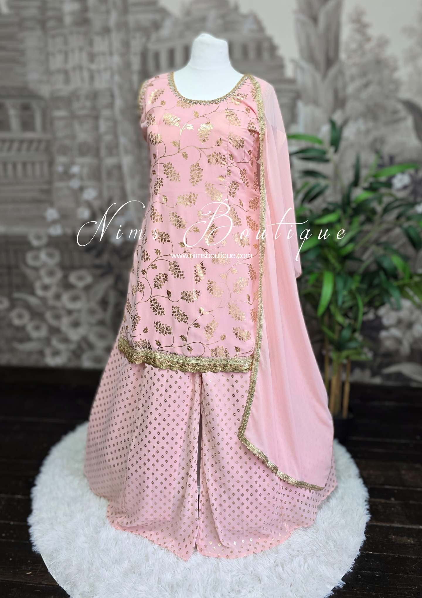 Baby Pink foil print sharara suit (Size 16-18)