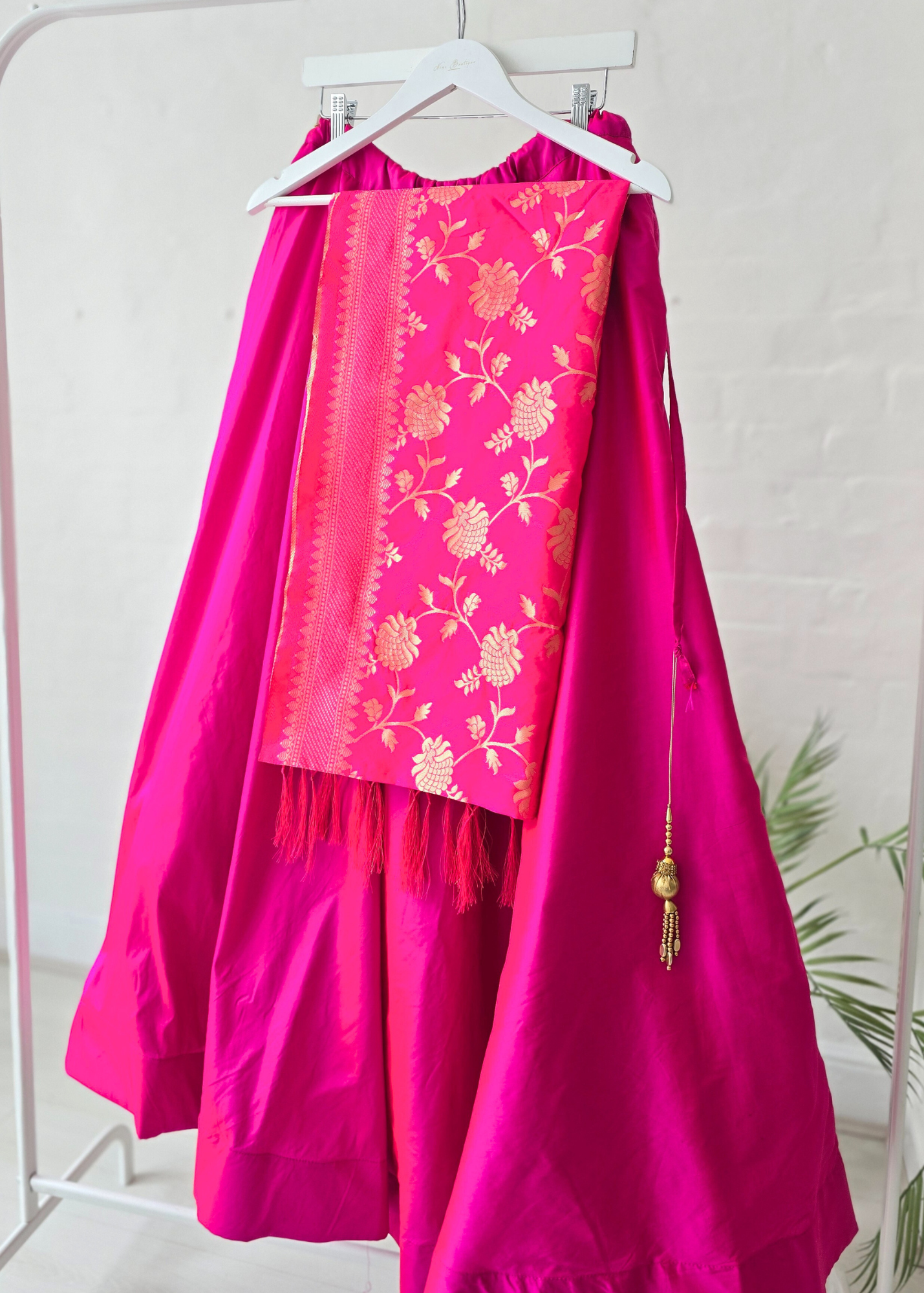 Bright Pink Floral Silk Banarsi Dupatta/Chunni (BN4)