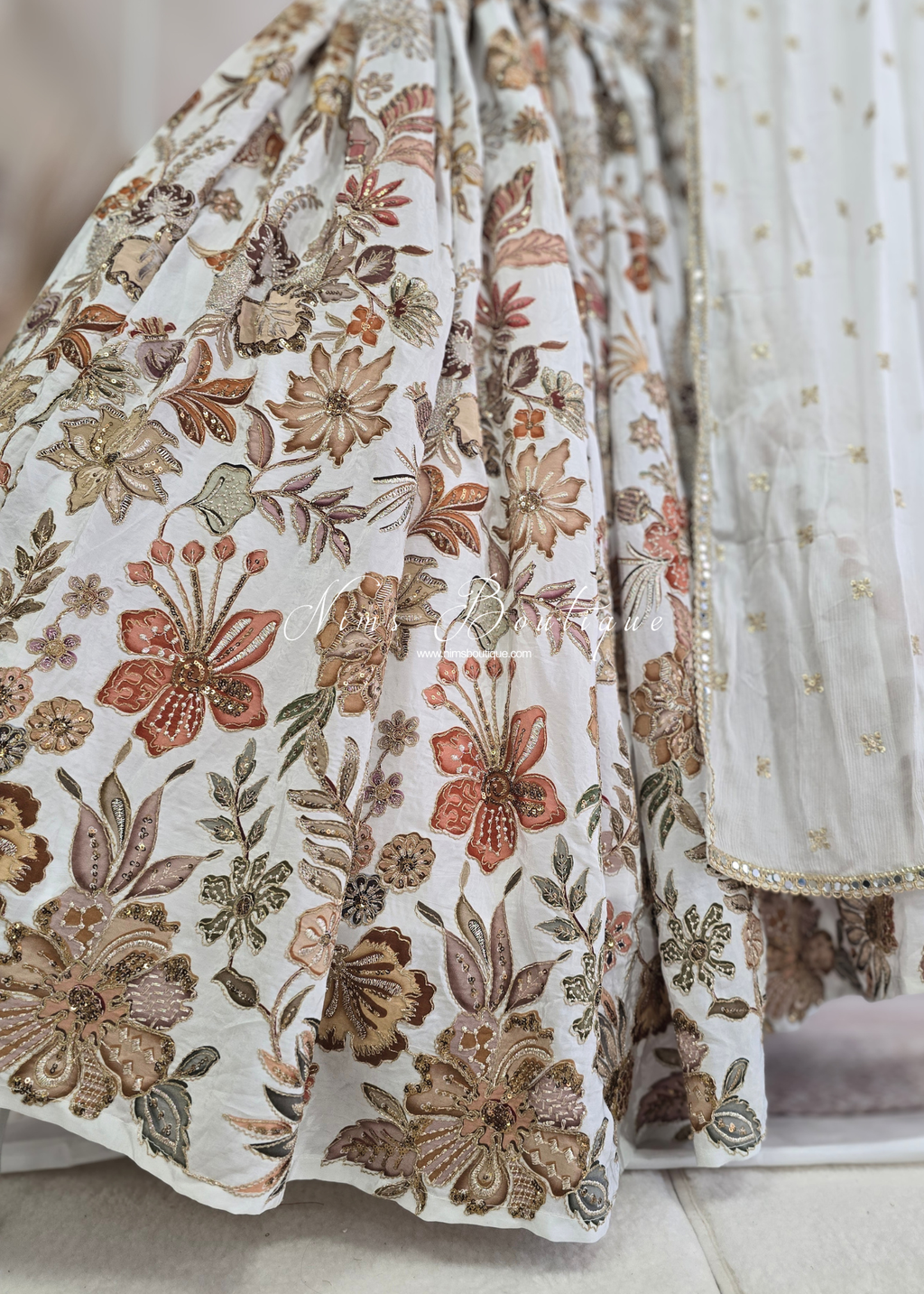 Luxury Floral Embellished Lehnga (size 12)