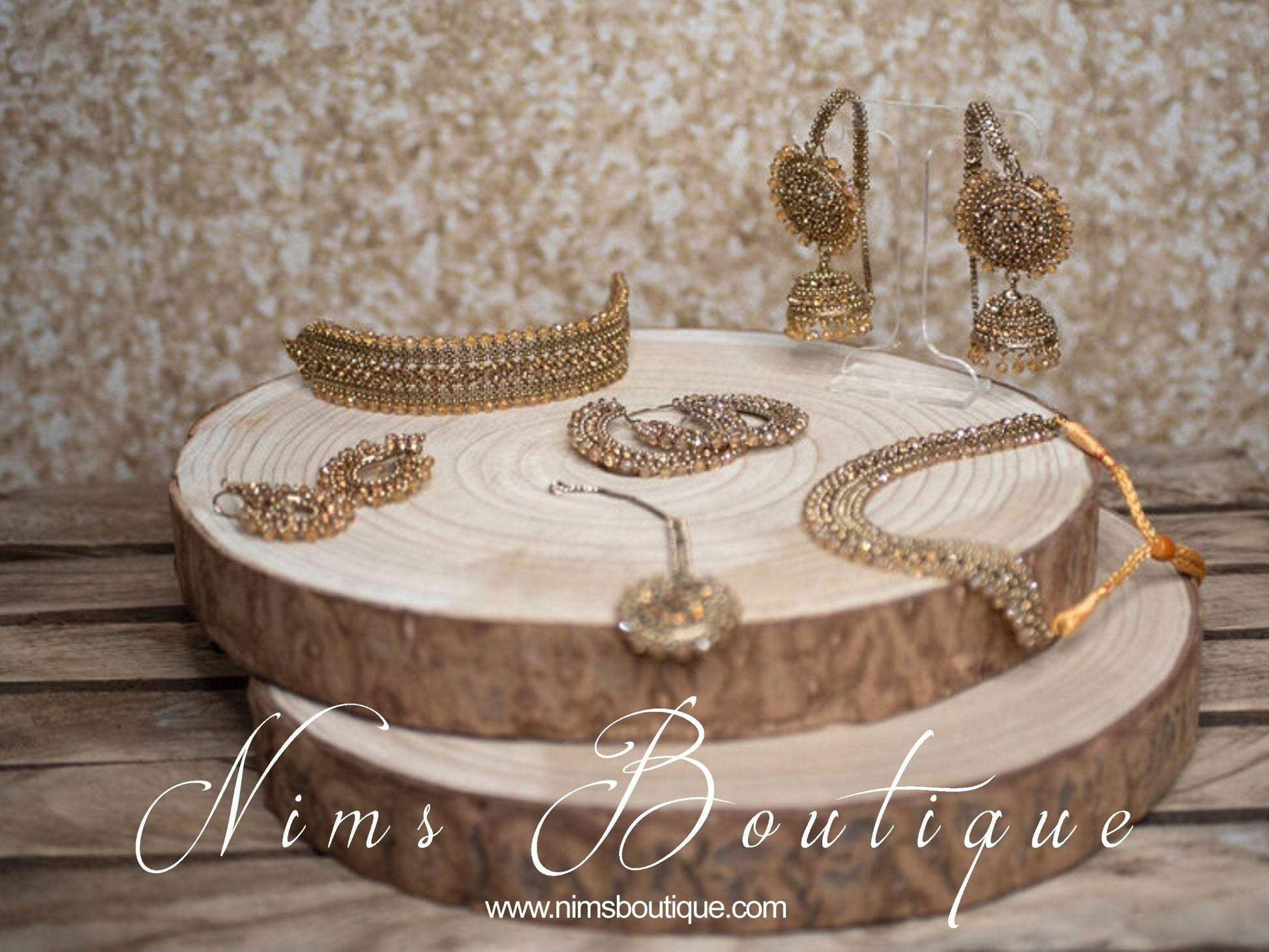 Nims Boutique Royal Antique Gold Necklace with Gold stone