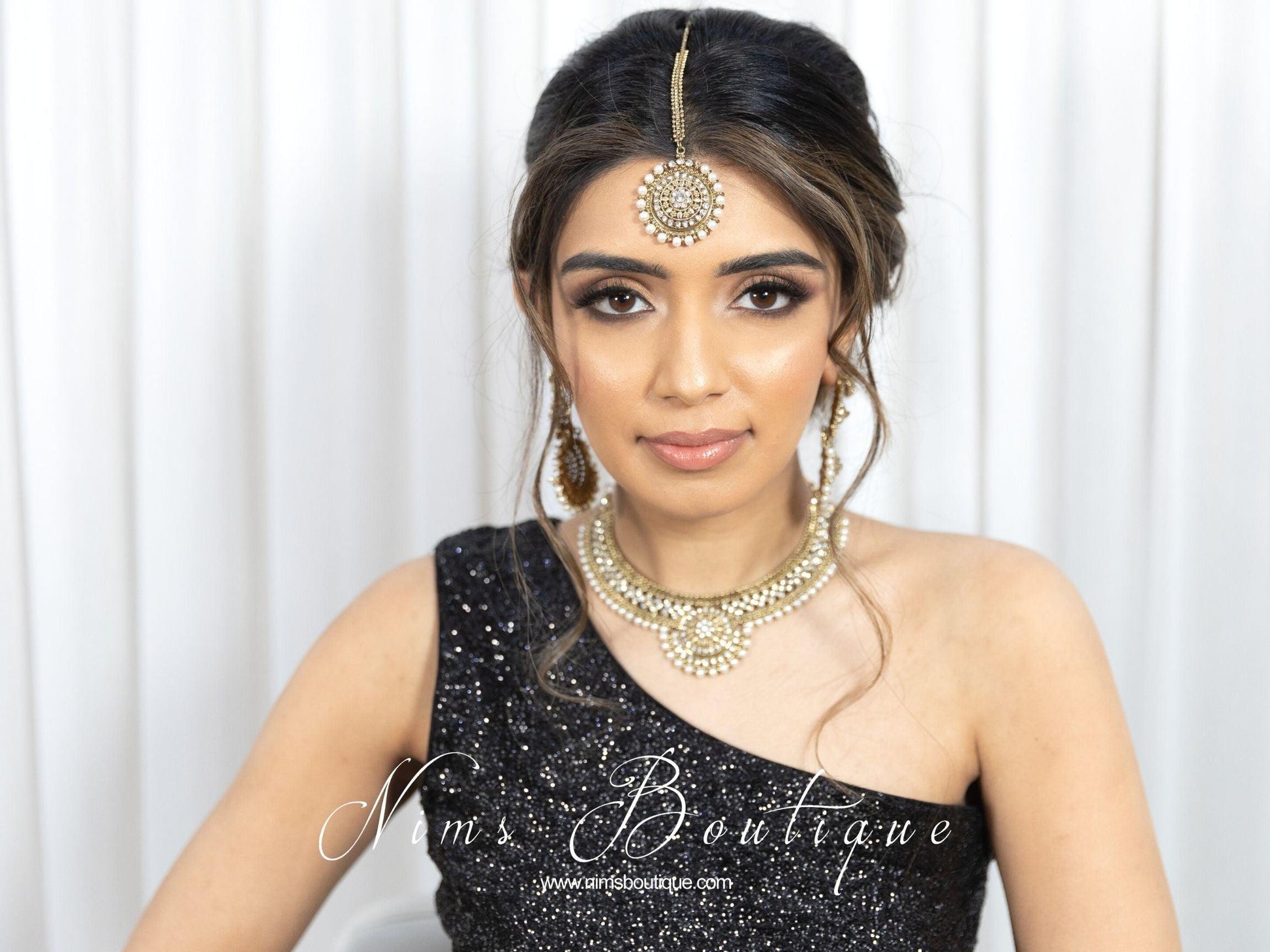 Nims Boutique Small Royal Antique Gold & Pearl set with earring chains