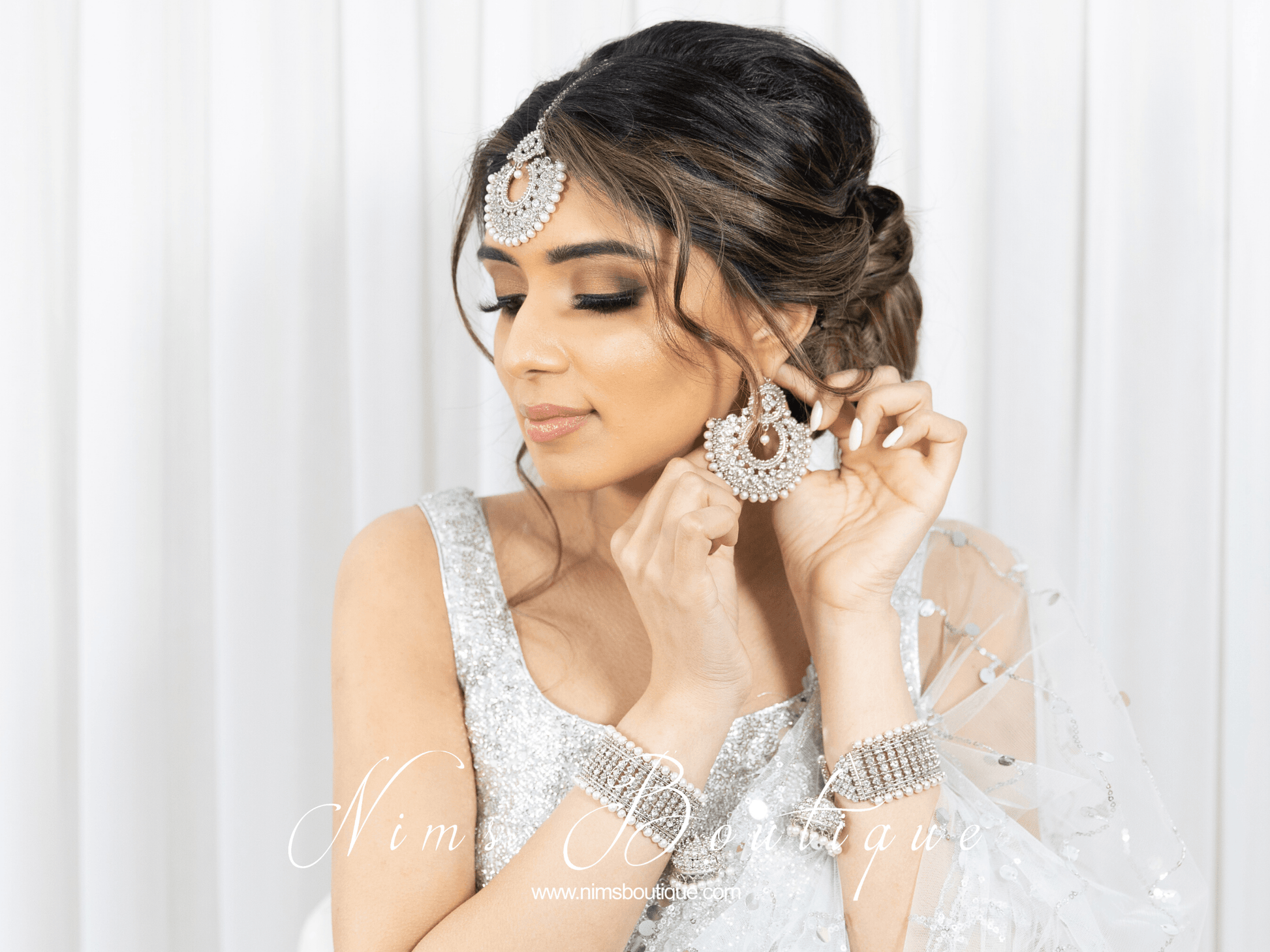 Nims Boutique Royal Silver & Pearl Chand Tikka Set 6cm