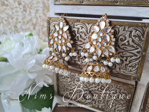 Nandini Maharani Antique Gold & Pearl Chumke