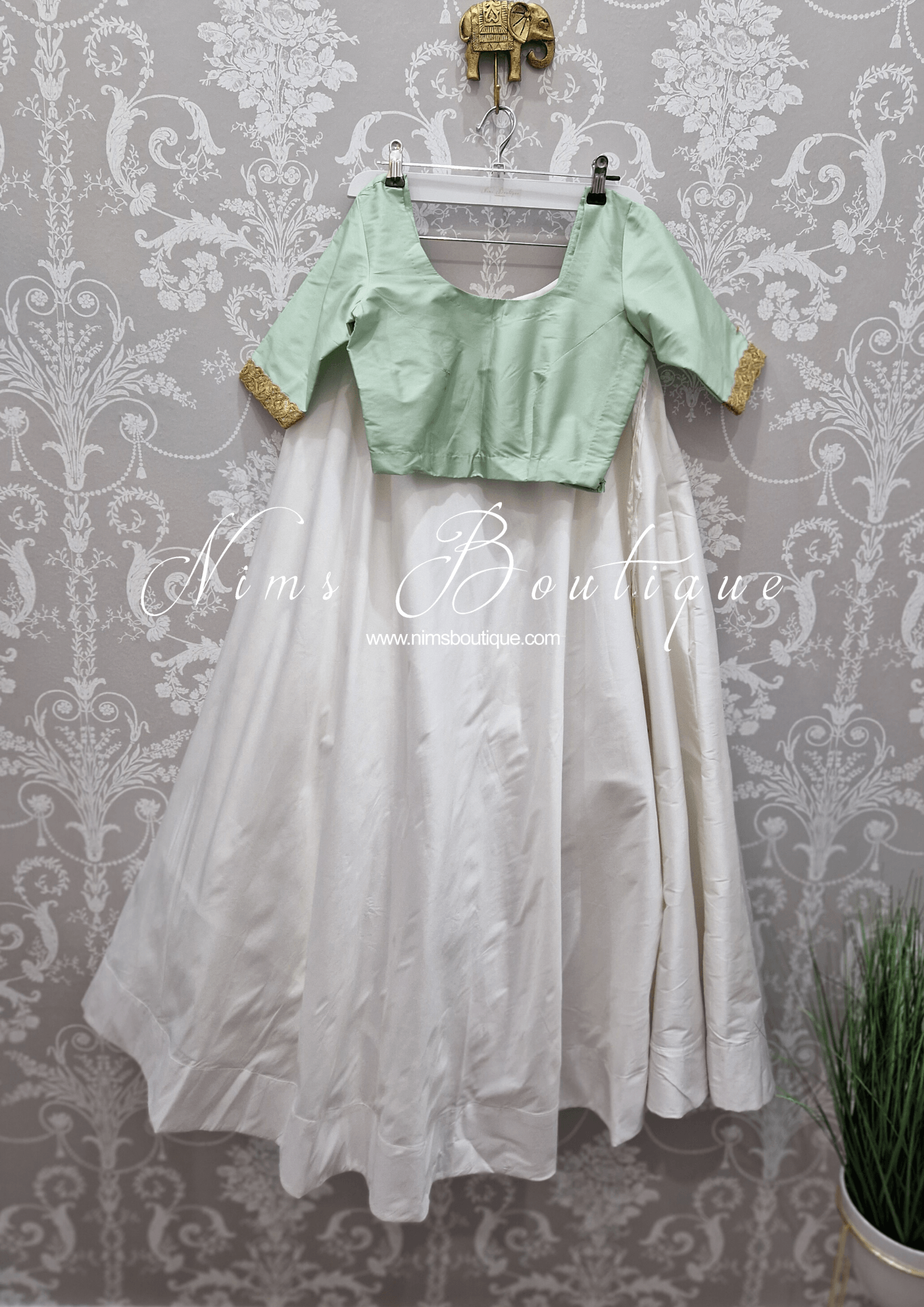 Nims Boutique Mint Pure Silk Scoop Neck Blouse with sleeves, gold edging size 4-20