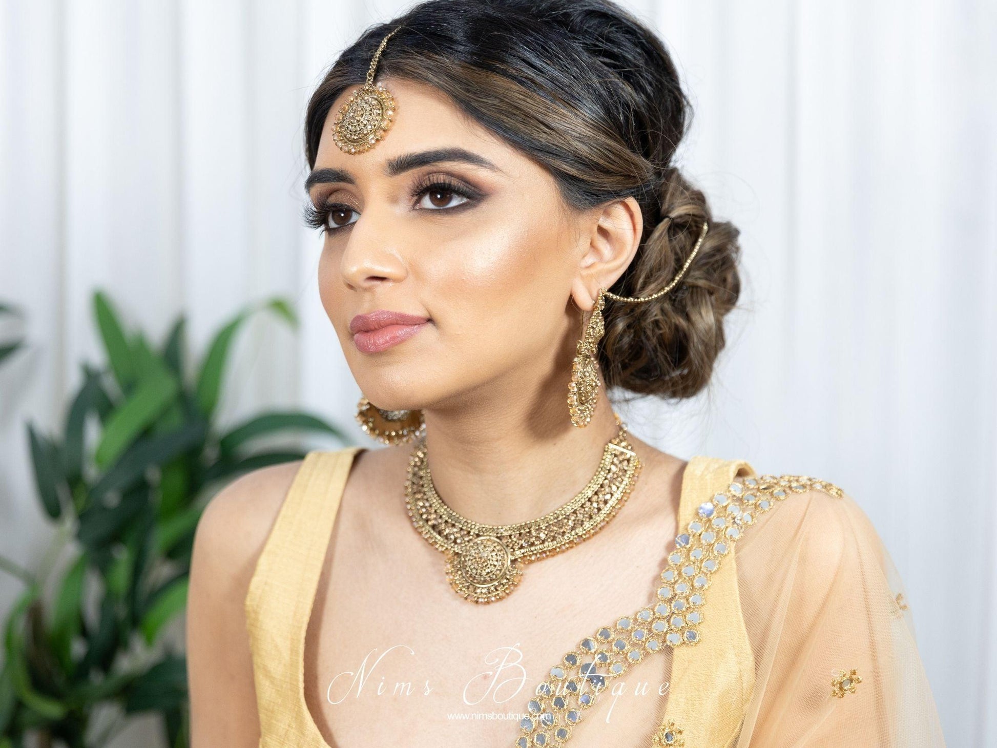 Nims Boutique Small Royal Antique Gold & Gold Stone set with earring chains