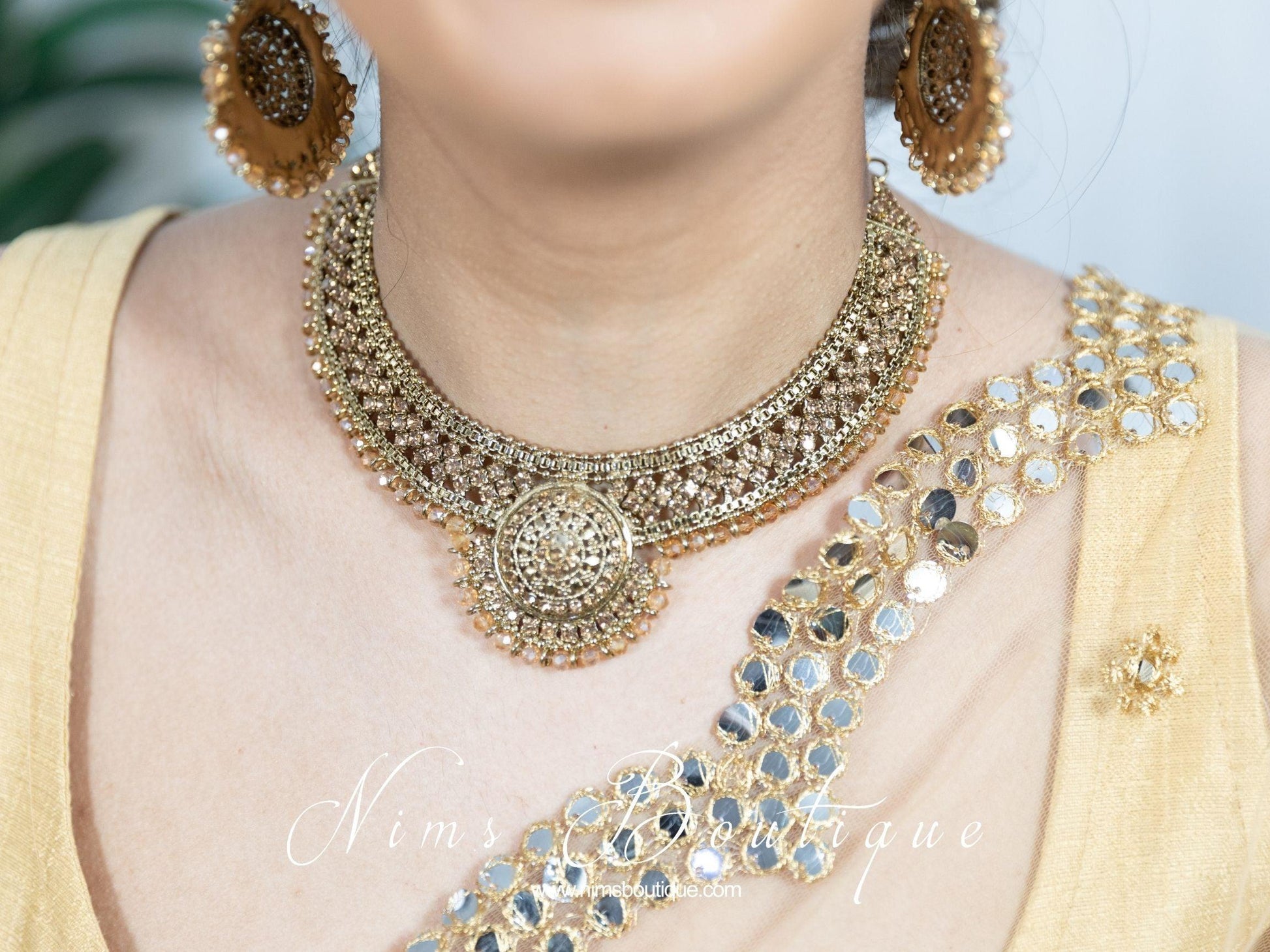Nims Boutique Small Royal Antique Gold & Gold Stone set with earring chains