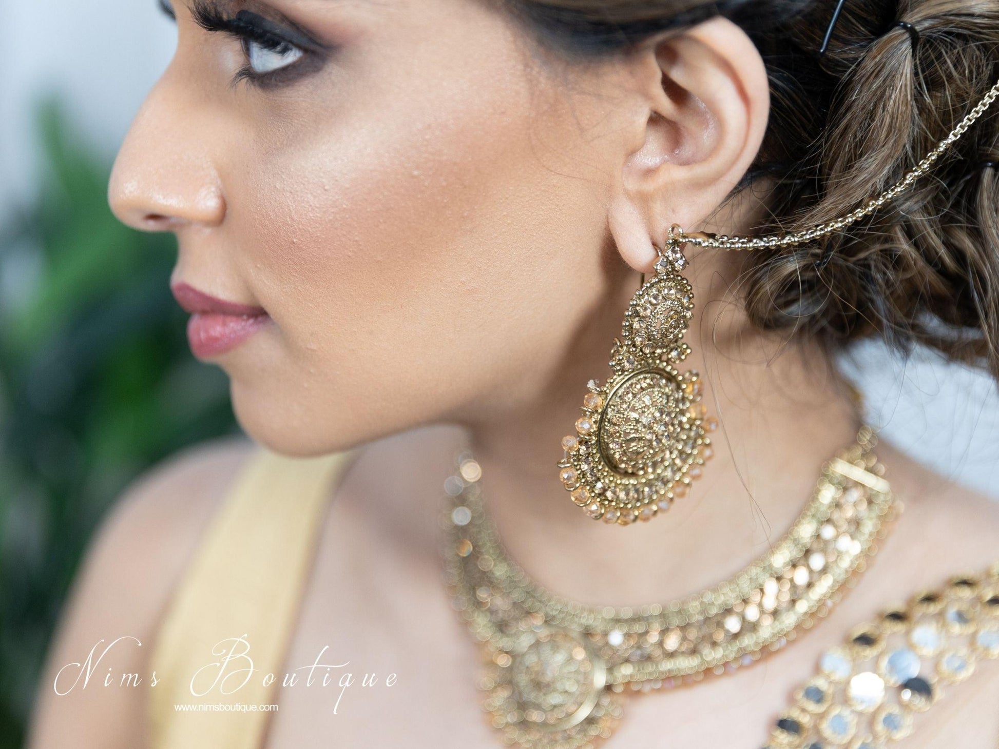 Nims Boutique Small Royal Antique Gold & Gold Stone set with earring chains
