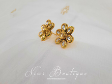 Daisy Kundan Stud Earrings