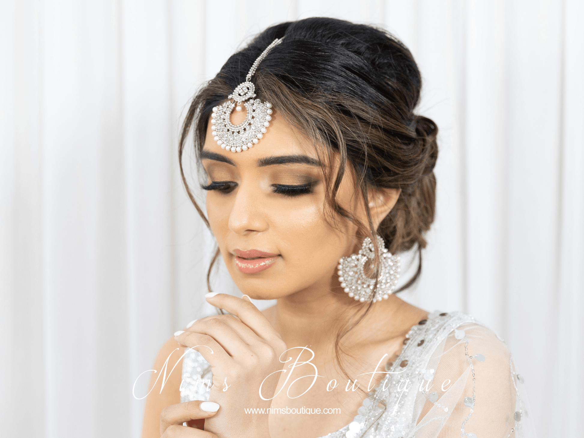 Nims Boutique Royal Silver & Pearl Chand Tikka Set 6cm