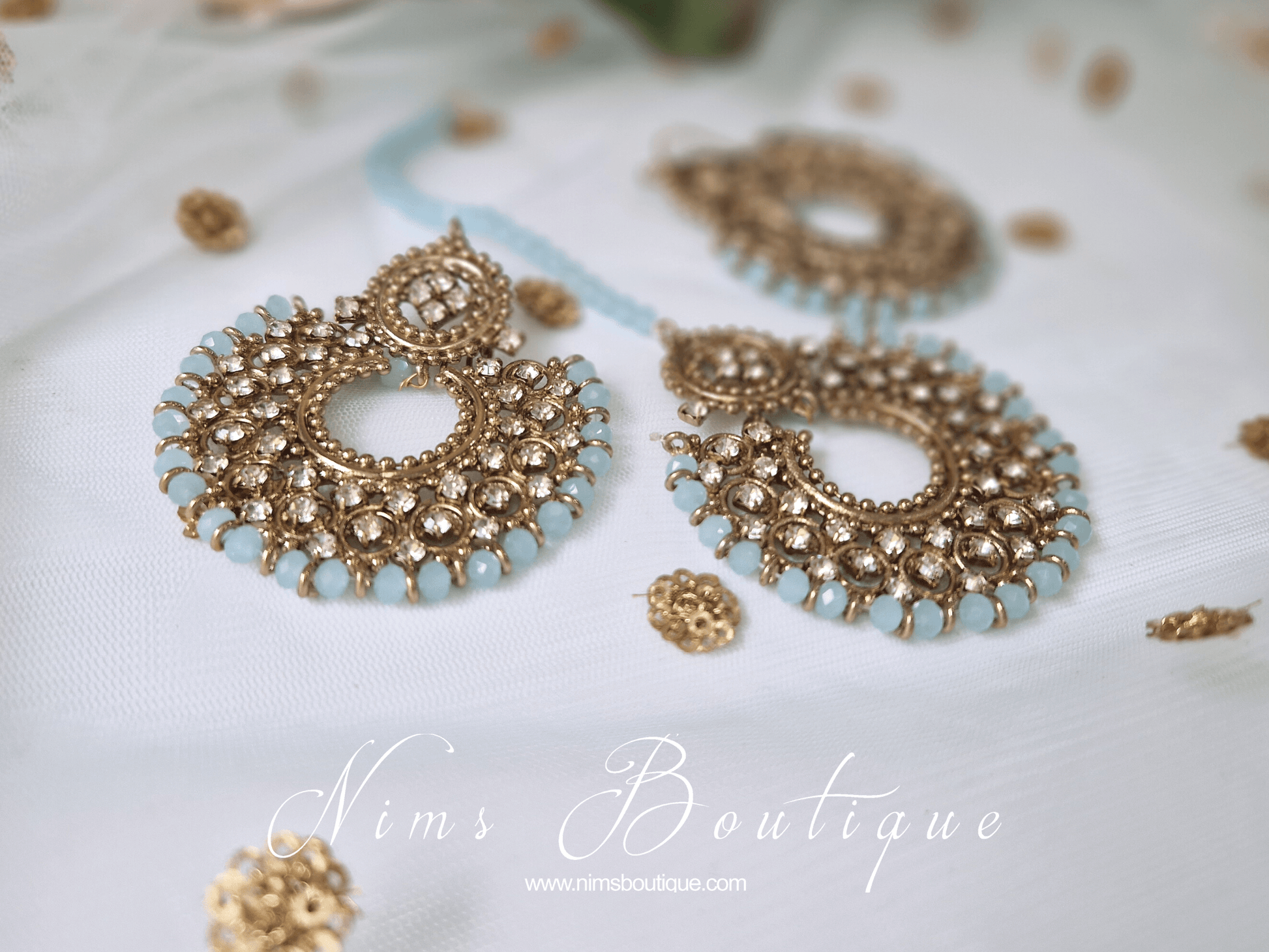 Nims Boutique Royal Antique Gold & Light Blue Chand Tikka Set 6cm