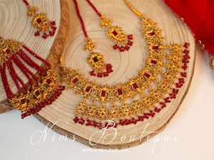 Pari Maharani Red & Gold Set