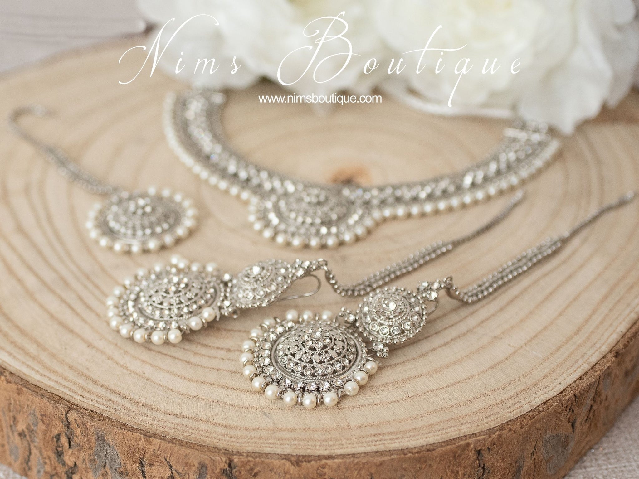 Small on sale pearl set