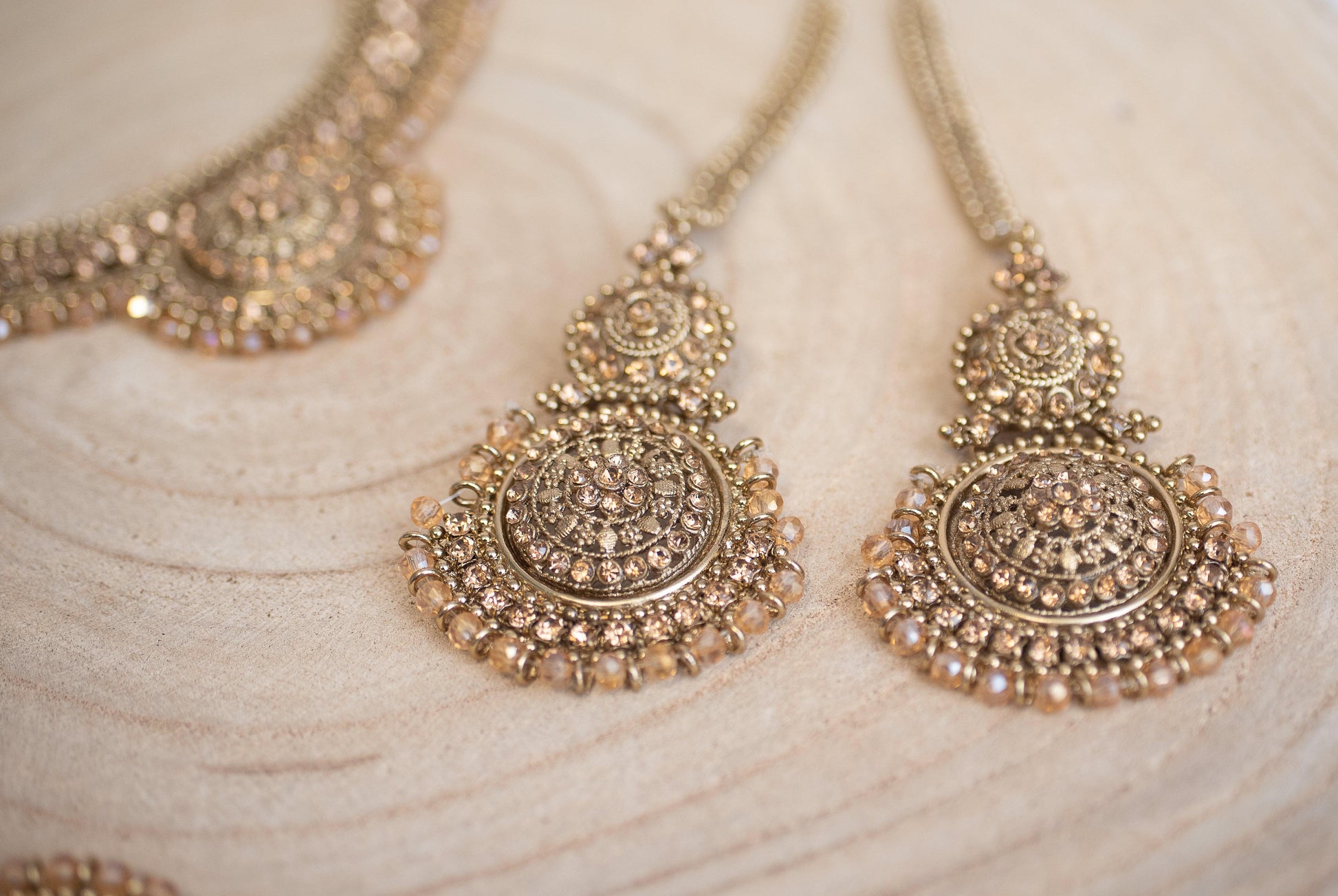 Nims Boutique Small Royal Antique Gold & Gold Stone set with earring chains