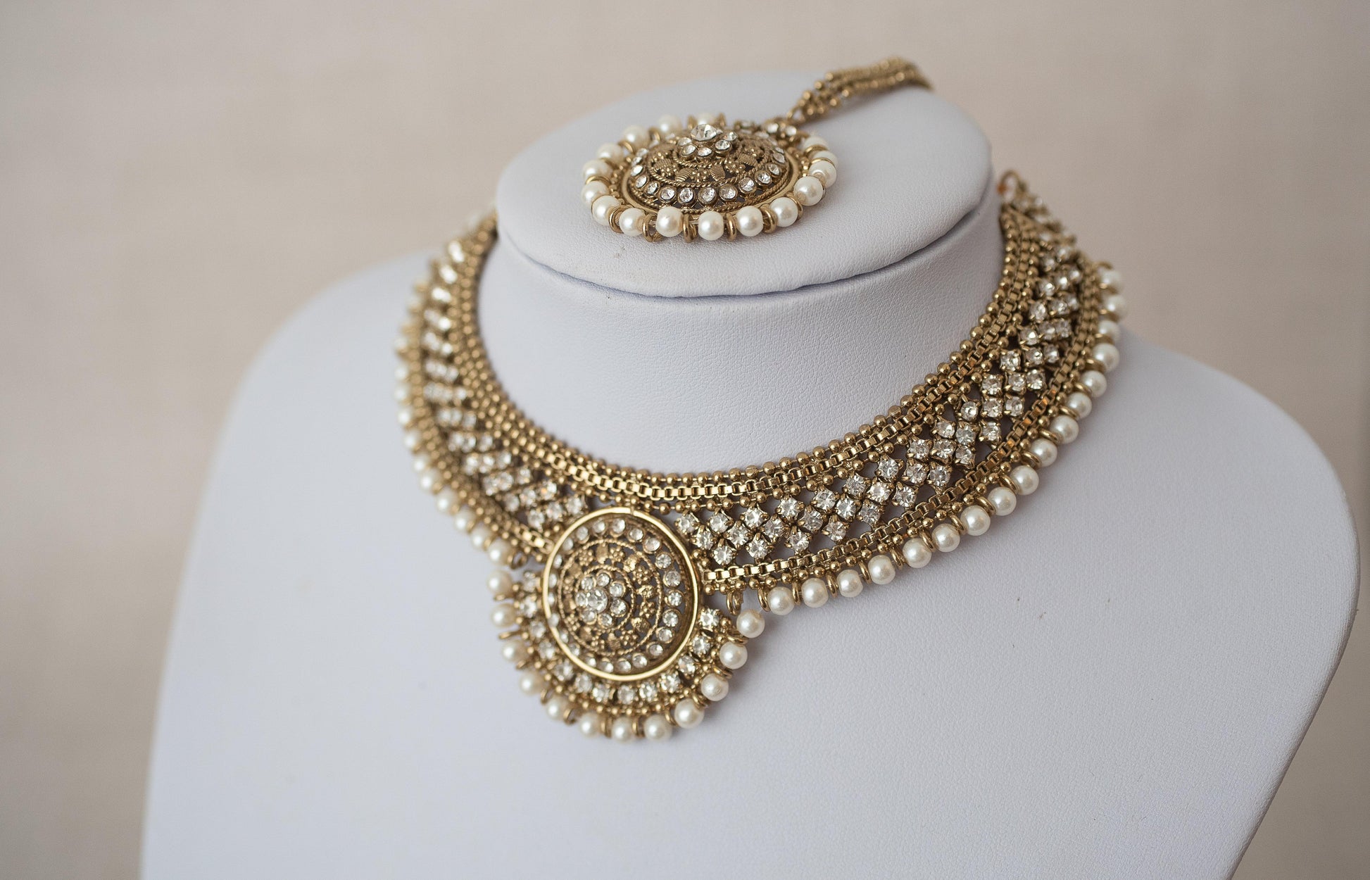 Nims Boutique Small Royal Antique Gold & Pearl set with earring chains