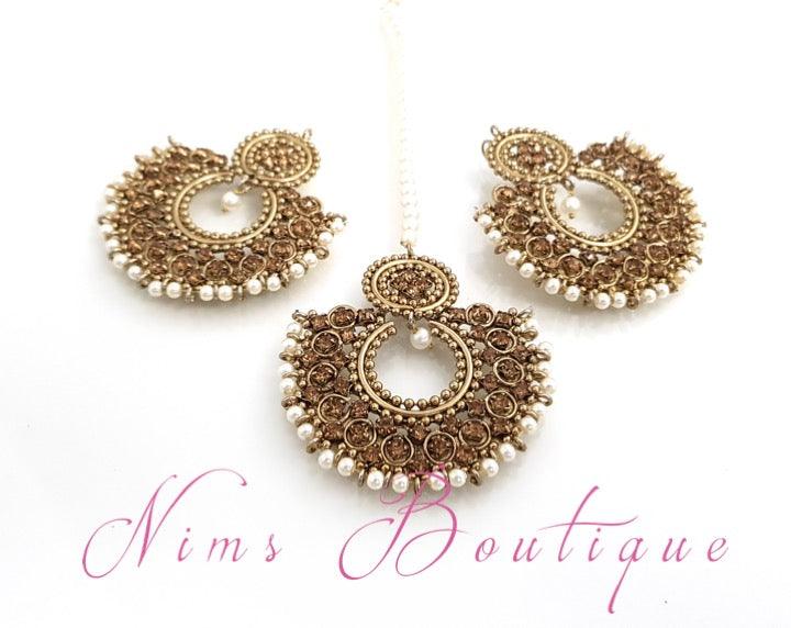 Nims Boutique Royal Pearl & Gold Stone Chand Tikka Set 6cm