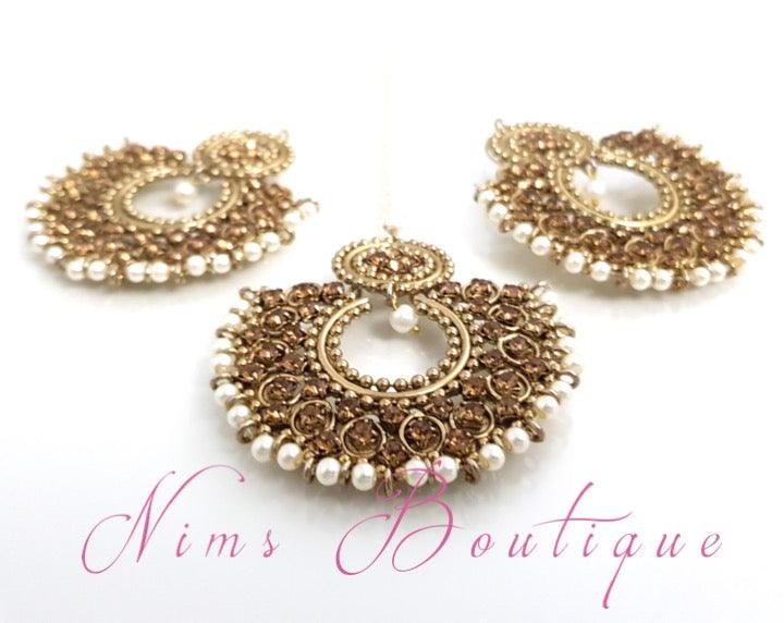 Nims Boutique Royal Pearl & Gold Stone Chand Tikka Set 6cm